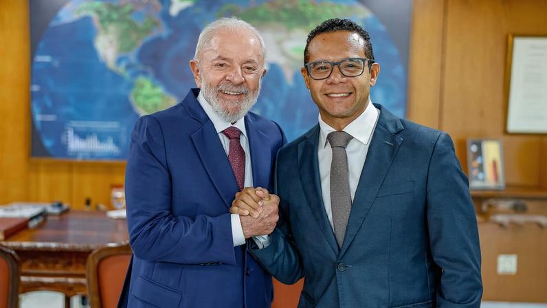 Presidente Lula e Fábio de Sá e Silva em encontro que definiu a candiatura na OEA, em março de 2025 — Foto: Reprodução/Acervo Pessoal