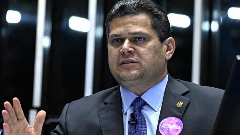 Na imagem, o presidente do Senado, Davi Alcolumbre