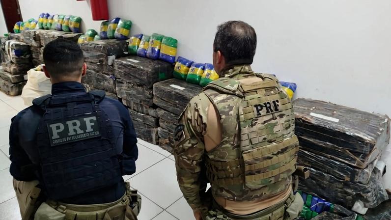 PRF apreende 1.2 tonelada de maconha no Paraná após perseguição