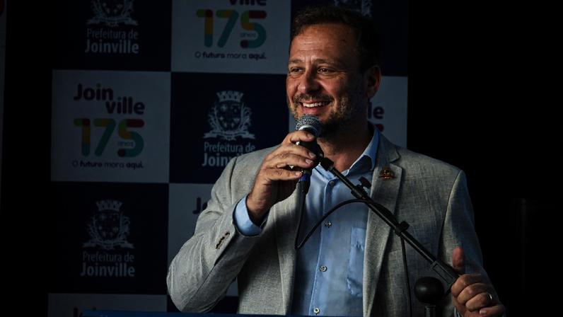 Adriano Silva (Novo) é pré-candidato a vice-governador de Santa Catarina na chapa com Jorginho Mello (PL). (Foto: Divulgação/Prefeitura de Joinville)