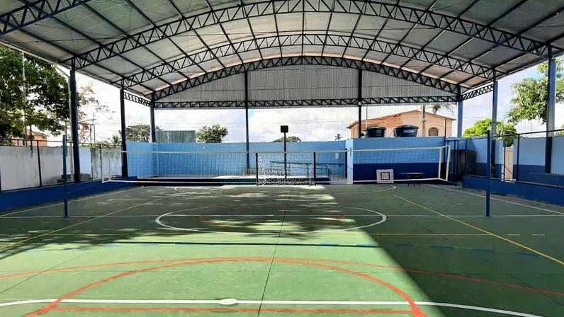 Ambiente típico para aulas de educação física na rede pública. Crédito: Portal Consed.