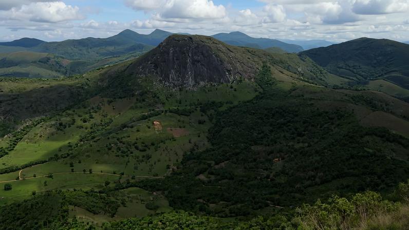 Vista panorâmica de Vargem Alta, cidade serrana do Espírito Santo. Crédito: trekkingnamontanha.blogspot.com