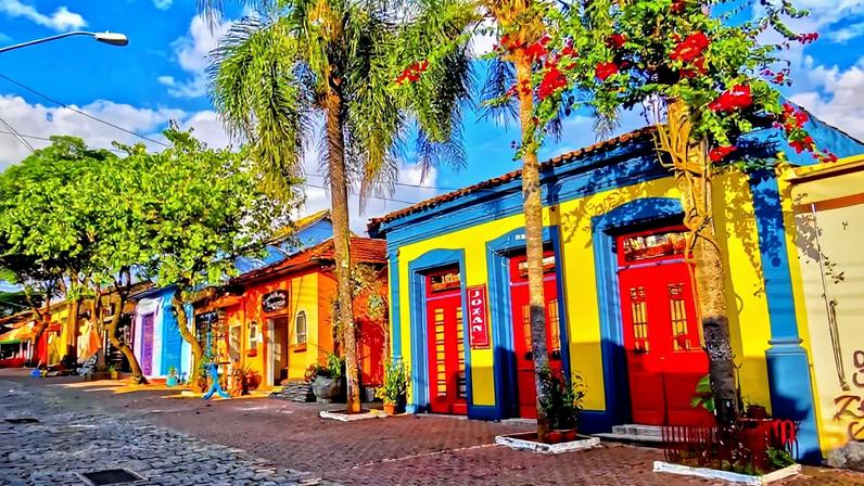 Centro histórico de Embu das Artes, conhecido pela feira de arte e artesanato. Crédito: iFriend.