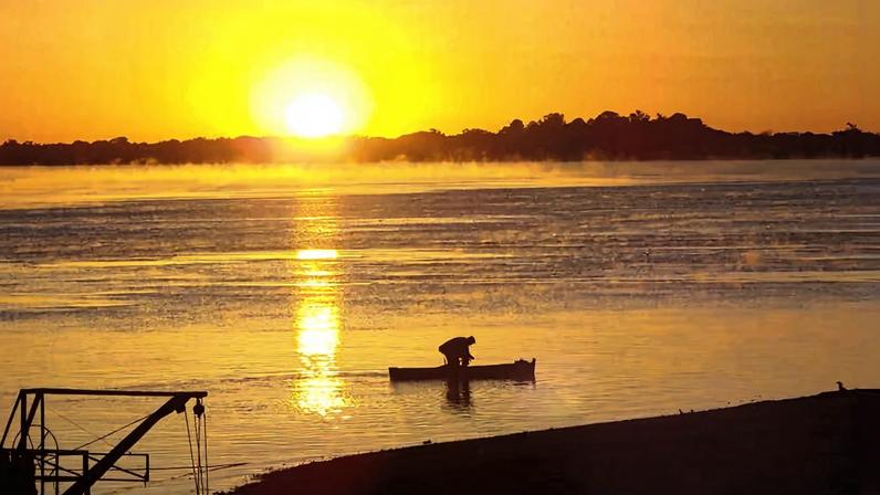 Vista costeira de Arraial do Cabo, referência nacional em turismo de natureza e mergulho. Crédito: costadosol.tur.br