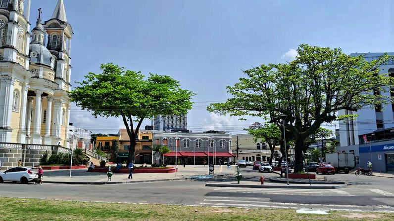 Ilhéus, no sul da Bahia, é a porta de entrada da Costa do Cacau e sedia o campus da UESC, referência regional em ensino superior. Crédito: Wikipédia.