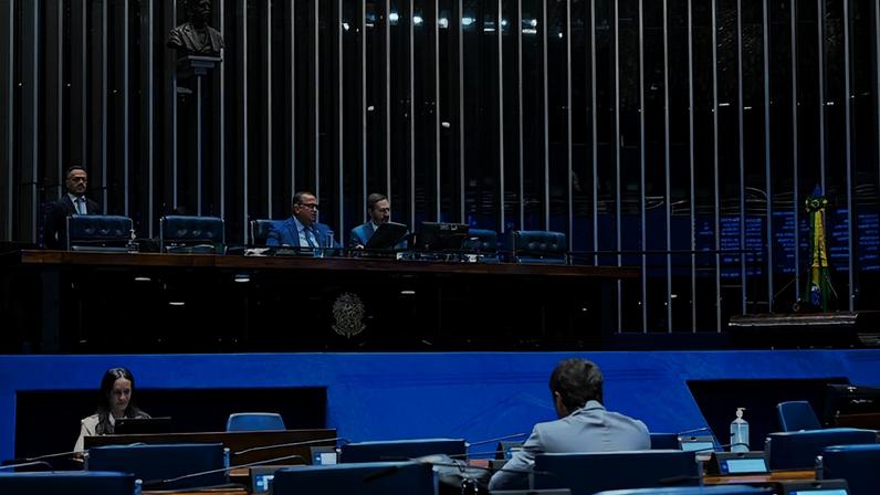 Mesa: vice-presidente do Senado Federal, senador Eduardo Gomes (PL-TO); secretário-geral da Mesa do Senado Federal, Danilo Augusto Barboza de Aguiar.