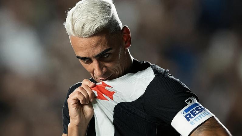 Puma Rodríguez comemora o gol do Vasco contra o Olimpia na Copa Sul-Americana