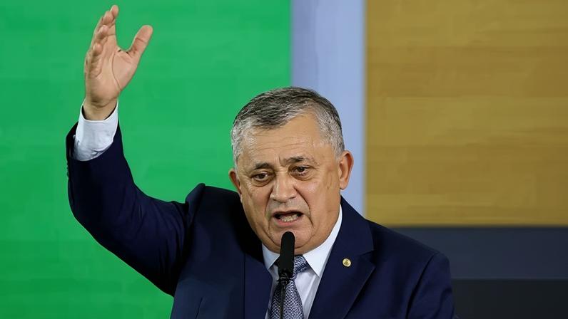 O novo ministro da Secretaria de Relações Institucionais, José Guimarães, durante cerimônia de transmissão de cargo, no Palácio do Planalto.