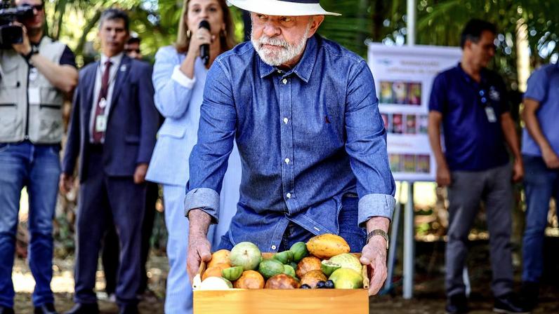 Brasília (DF), 23/04/2026 - O presidente Luiz Inácio Lula da Silva visita o pomar da ciência, onde serão apresentadas pesquisas de pitaya, maracujá e baunilha e participa da cerimônia de abertura da Feira Brasil na Mesa, na Embrapa Cerrados, em Planaltina (DF). Foto: Fabio Rodrigues-Pozzebom/Agência Brasil