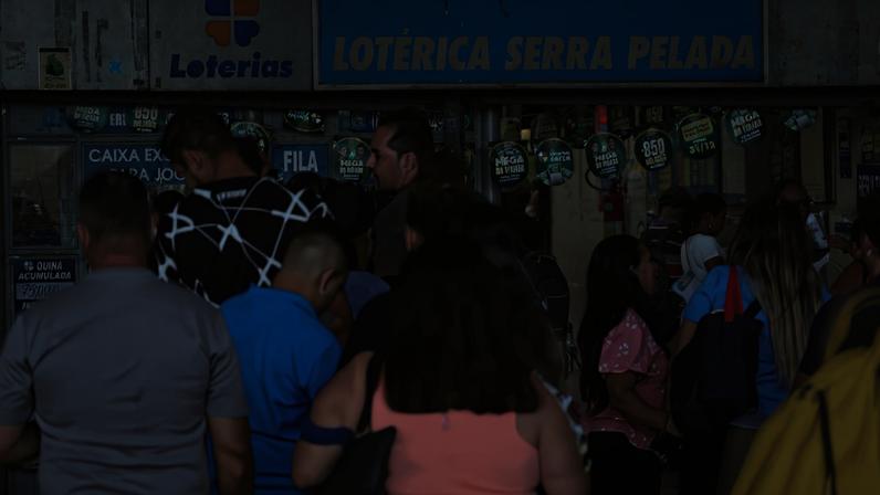 Brasília, DF 31/12/2025 - A Mega-Sena da Virada será sorteada nesta quarta-feira (31) à noite, em São Paulo. O concurso pagará um prêmio estimado de R$ 1 bilhão aos acertadores das seis dezenas.