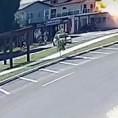 Vídeo registra queda de avião em residência no Rio Grande do Sul