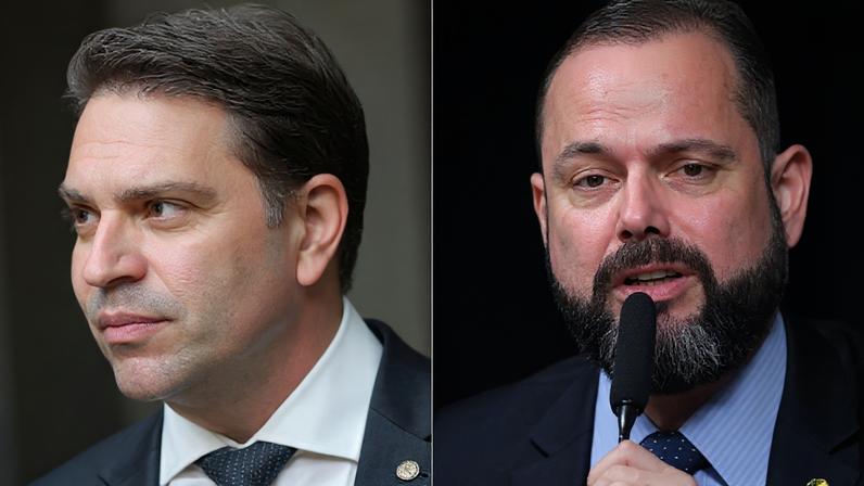 De acordo com a Polícia Federal, a prisão de Ramagem (esq.) decorreu de uma cooperação com as autoridades policiais dos EUA; Seif afirma que se trata de "perseguição política"