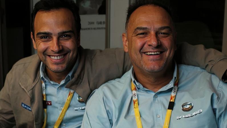 Tadeu Schmidt compartilha imagens da infância em homenagem a Oscar, seu ídolo