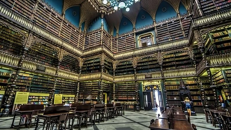 Real Gabinete Português de Leitura fica no centro do Rio e guarda mais de 350 mil obras