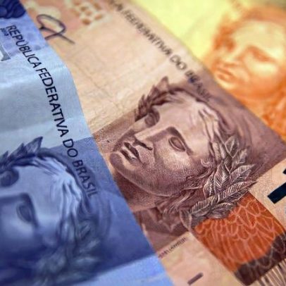 Aposentados e pensionistas do INSS começam a receber 13º nesta sexta-feira