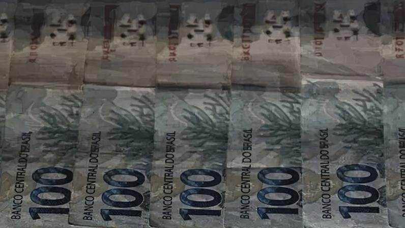 Notas de cem reais
