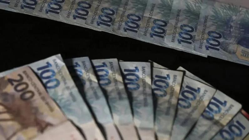 Cédulas de 100 reais (Foto: José Cruz/Agência Brasil)