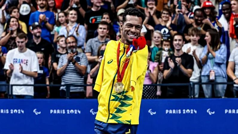 Gabrielzinho conquistou três ouros em Paris (Foto: Alexandre Schneider / CPB)
