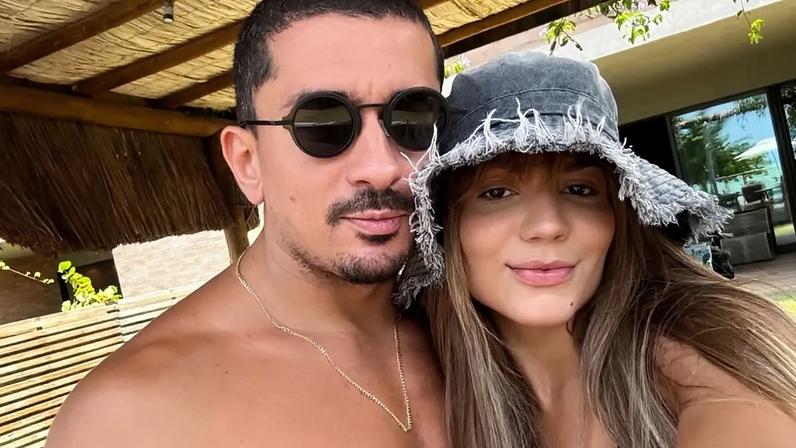 Irmão de Anitta curte noite no Rio após detenção em Paris