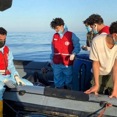 Pelo menos 17 migrantes morrem na Líbia após barco ficar 8 dias à deriva