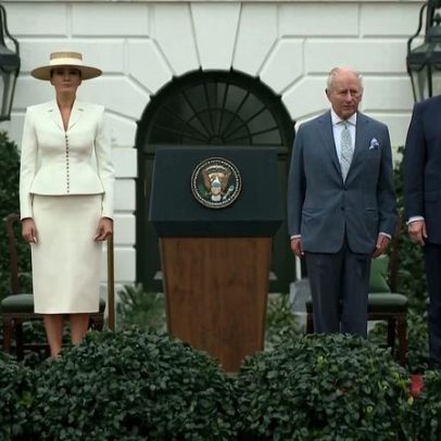 Trump faz piada sobre casamento de Melania diante do rei Charles e Camilla
