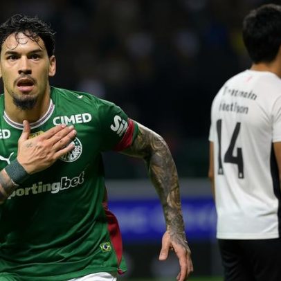 Palmeiras brinca com Gómez em treino recreativo de atacante