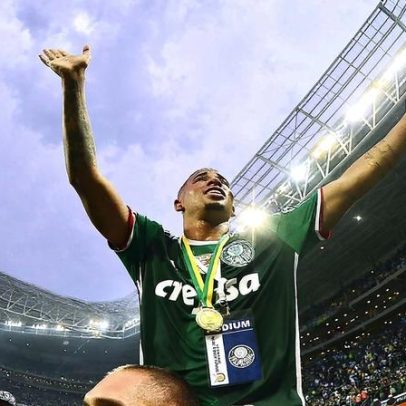 Gabriel Jesus coloca futuro no Arsenal em dúvida e mira títulos pelo Palmeiras