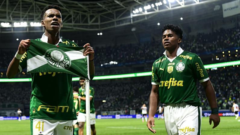 Palmeiras x Botafogo-SP, Estêvão e Endrick — Foto: Marcos Ribolli