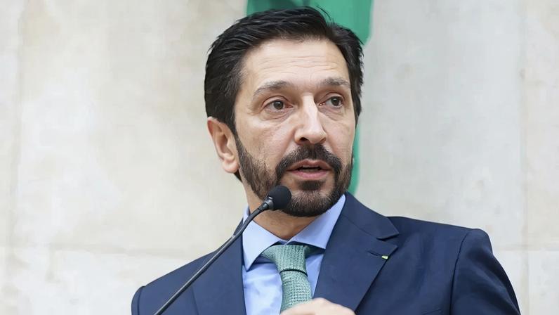 Ao longo de seu discurso, Nunes repetiu a frase “São Paulo é maior e mais importante que qualquer um de nós”, em referência à frase usada por Bruno Covas ao assumir a prefeitura paulistana em 2021