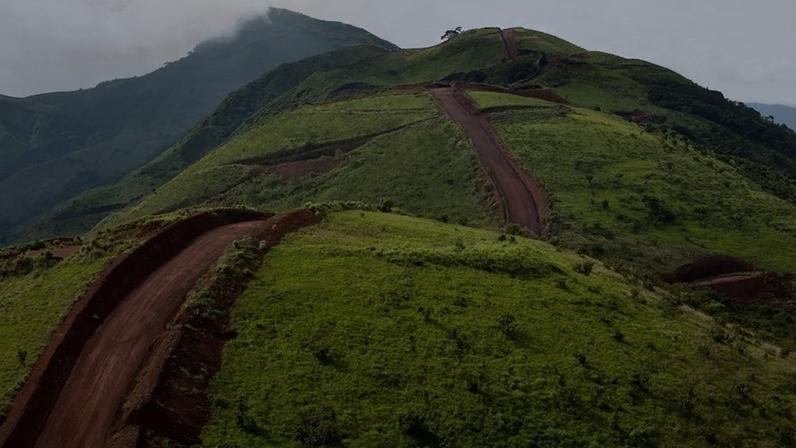 Projeto Simandou, na Guiné, África Ocidental, tem participação da China na construção de infraestrutura em troca de minério de ferro