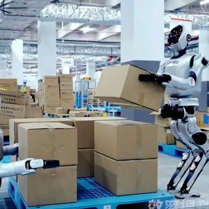 Fábrica chinesa pode produzir 10.000 robôs humanoides por ano