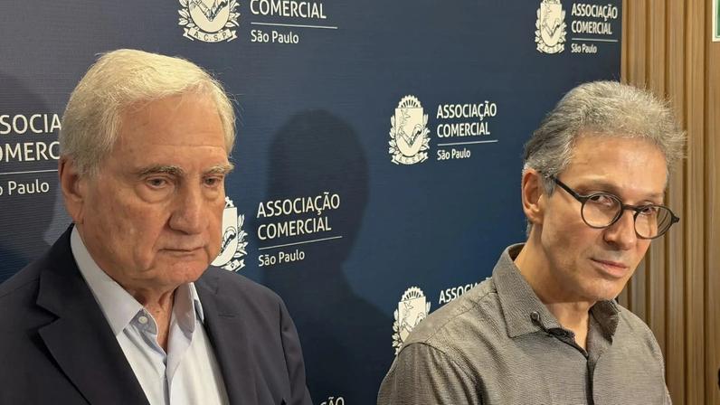 Pré-candidato à Presidência pelo partido Novo, Romeu Zema, em coletiva de imprensa ao lado do presidente da Associação Comercial de São Paulo, Alfredo Cotait. (Foto: Luisa Purchio/Gazeta do Povo)