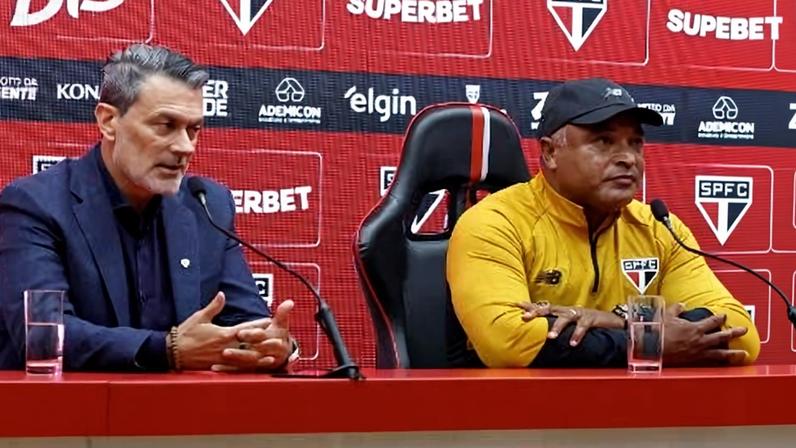 Rui Costa (à esq.) e Roger Machado (à dir.) em entrevista coletiva no CT da Barra Funda