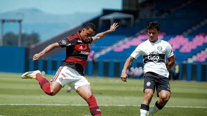 Ryan Roberto fez o 1º gol do Flamengo contra o Olimpia na semifinal da Libertadores sub-20