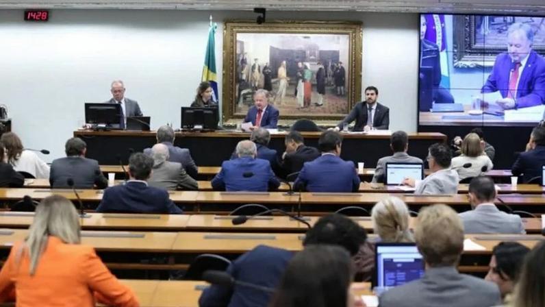 Comissão de Finanças durante sabatina para o TCU