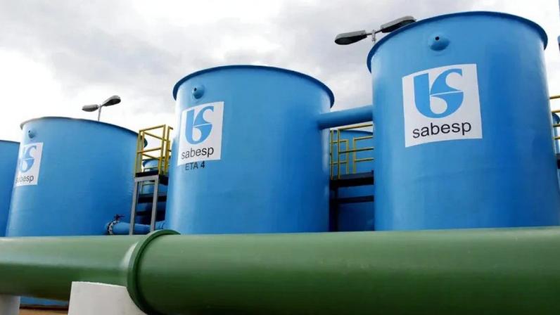 A receita líquida ajustada com serviços de saneamento da Sabesp somou R$ 5,64 bilhões, crescimento de 3% na base anual