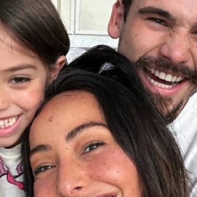 Nicolas Prattes comenta papel de padrasto da filha de Sabrina Sato