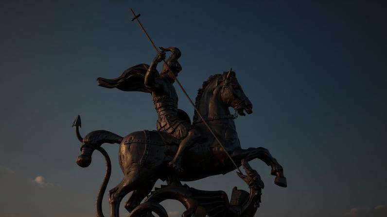 Fiéis se reúnem no centro do Rio para celebrar São Jorge