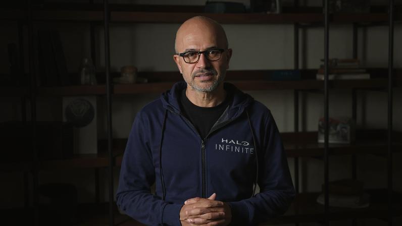 "Estamos trabalhando para reconquistar os fãs no Windows e no Xbox", diz Satya Nadella