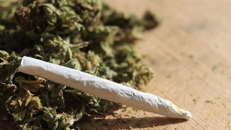 PROIBIÇÃO Cigarro de maconha: uso na cercanias de insitutições de ensino dá cadeia na Louisiana