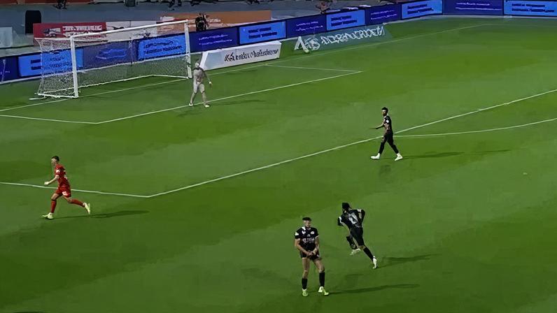 Jogador faz gesto obsceno e é expulso no Campeonato Saudita