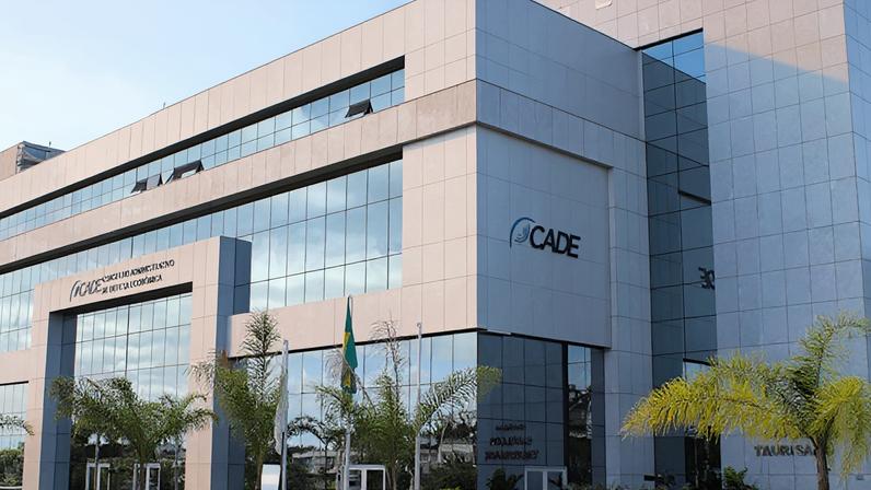 O Cade (Conselho Administrativo de Defesa Econômica) decidiu instaurar um processo administrativo para investigar o Google por “possível abuso exploratório de posição dominante”. Na imagem, a sede do conselho, em Brasília