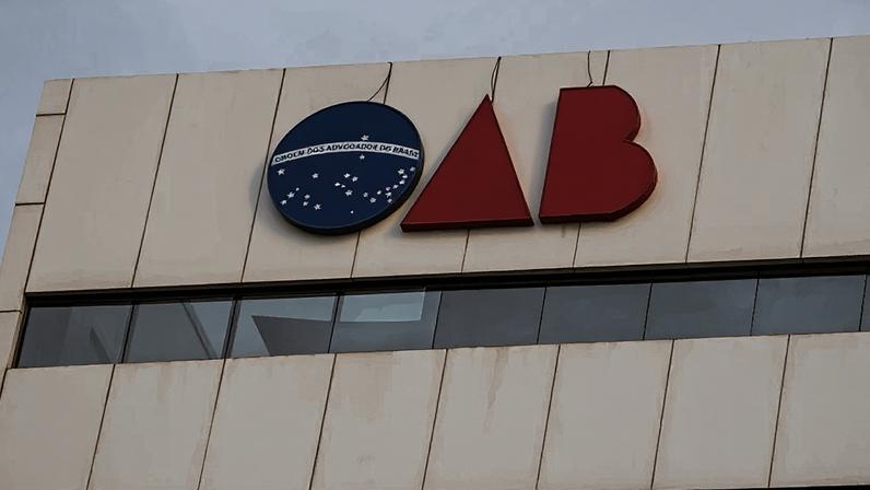 Na imagem, a fachada da OAB (Ordem dos Advogados do Brasil); instituição enviou ofício aos senadores em 7 de abril com apontamentos sobre o relatório final da CPI