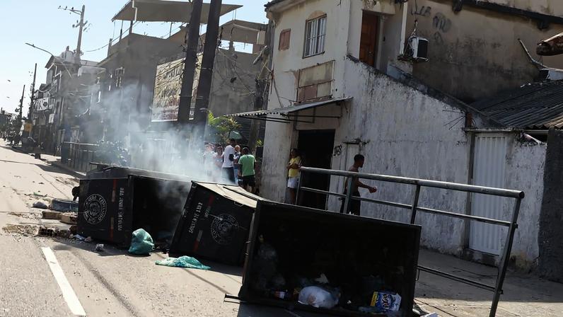 Operação Ordo fez incursões em áreas identificadas como de conflito entre traficantes e milicianos no Rio. Pesquisas indicam a violência como maior preocupação dos brasileiros. (Foto: Tânia Rego/Agência Brasil)
