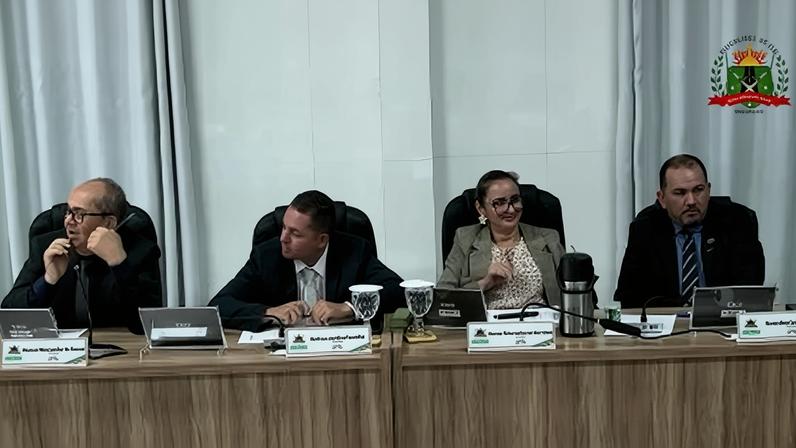 Vereadora faz gesto de cunho sexual em sessão Legislativa da Câmara Municipal de Ubajara