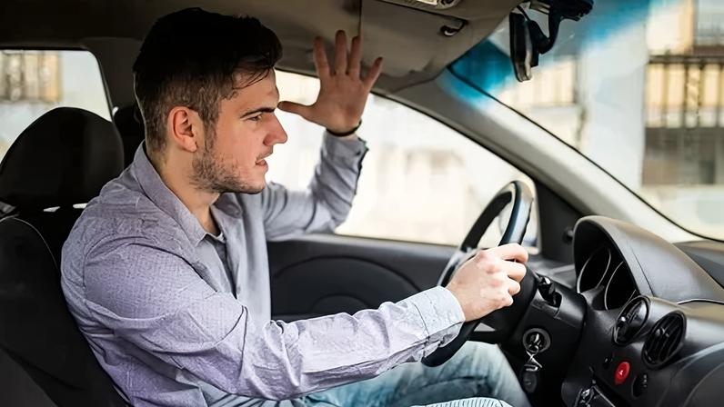 Dirigir com raiva faz o motorista tomar más decisões