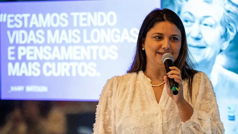 Poliana Abreu, Chief Knowledge Officer da Singularity Brazil, da HSM e do Learning Village