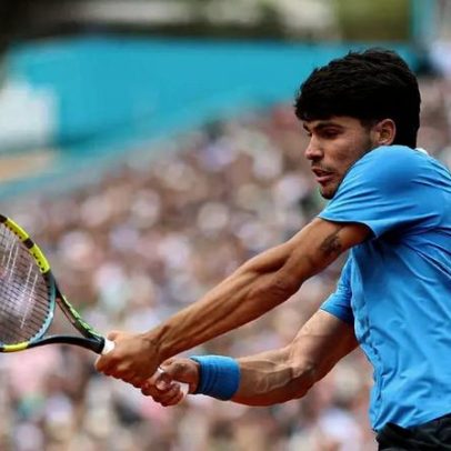 Alcaraz abandona o ATP 500 de Barcelona por lesão