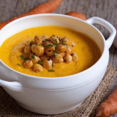 Sopas e cremes proteicos: 10 receitas para dieta equilibrada
