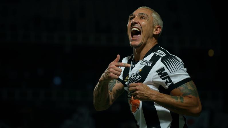 Vina teve passagem discreta pelo Galo em 2019